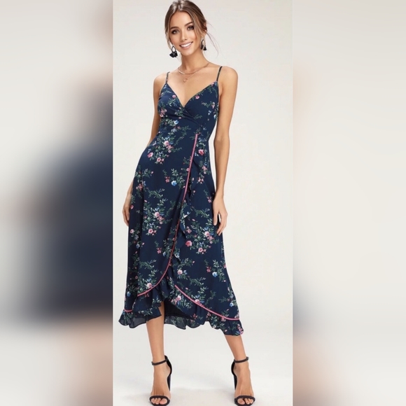 Romantic Mid-length Wrap Dress with a Pretty Navy Floral Print - Picture 4 of 5